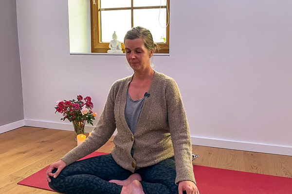 Meditation: Gehe mit deiner Angst Hand in Hand
